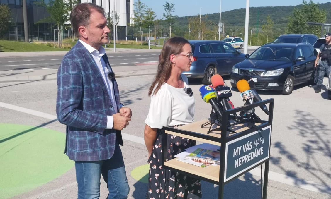 A DOSŤ! Matovič zvolal tlačovku SPOLU S PAVLÍNKOU (VIDEO)