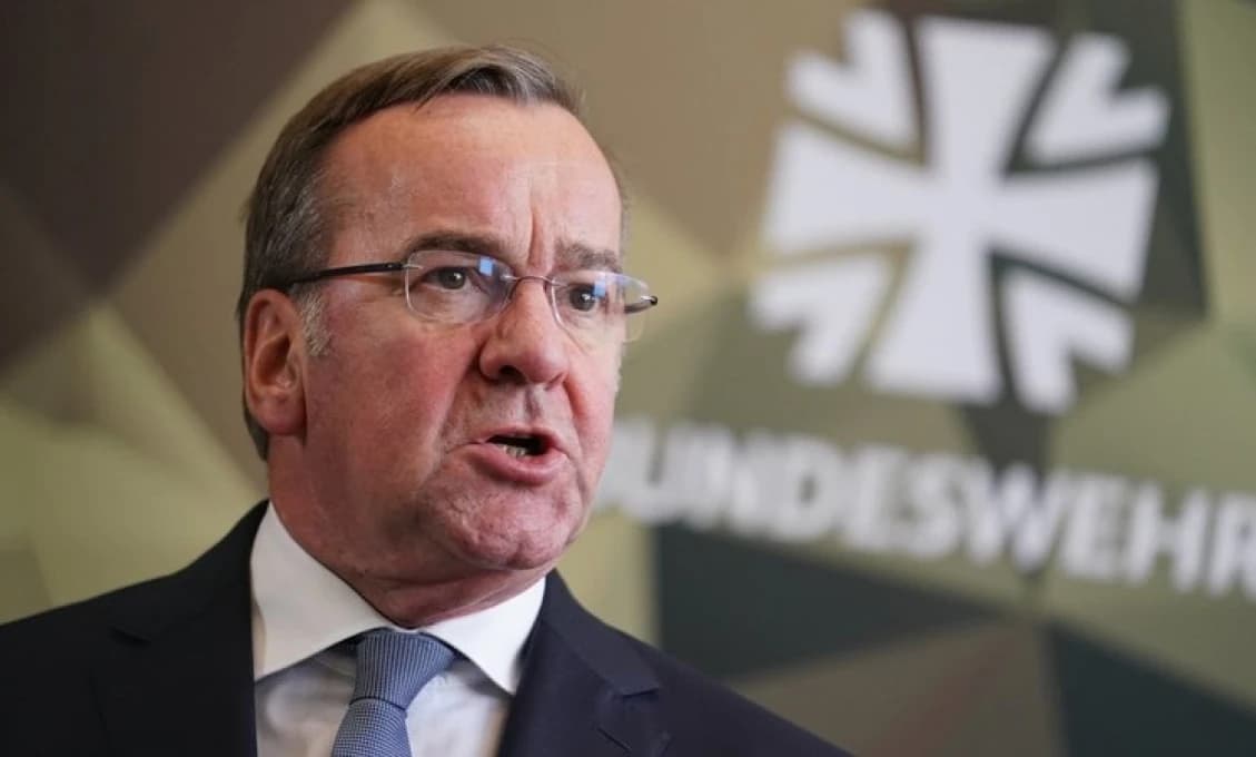Nemecký minister obrany varuje: PRIPRAVTE SA NA VOJNU V EURÓPE!