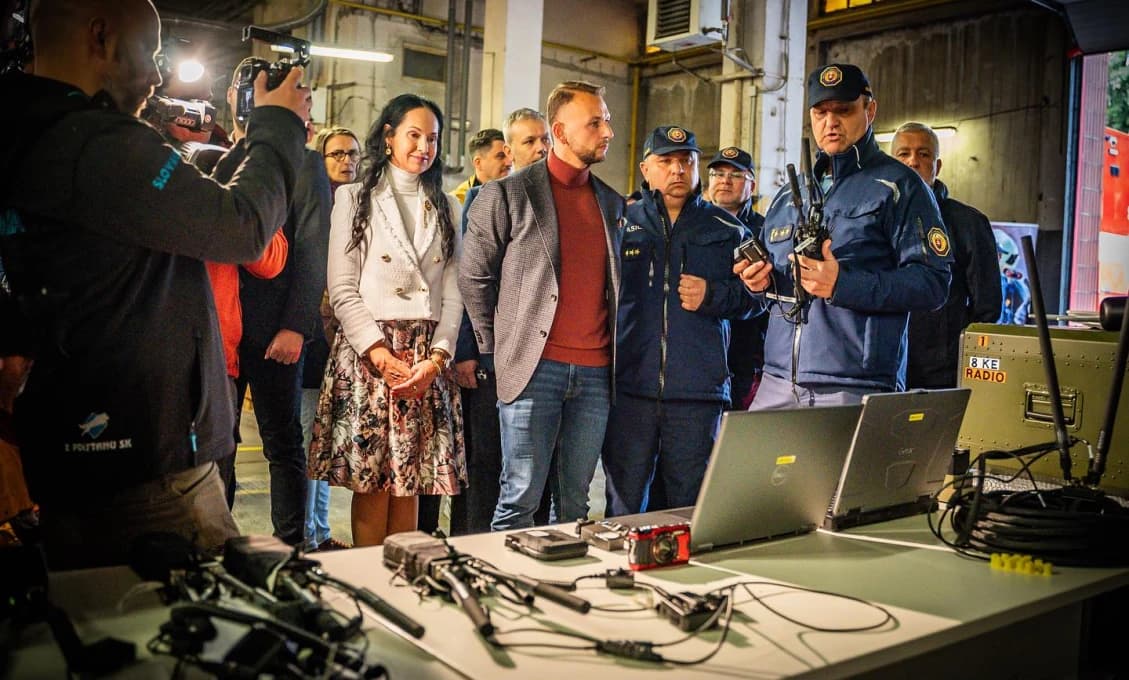 Hasiči dostali novú techniku, pomáhať budú aj nové drony (FOTO)