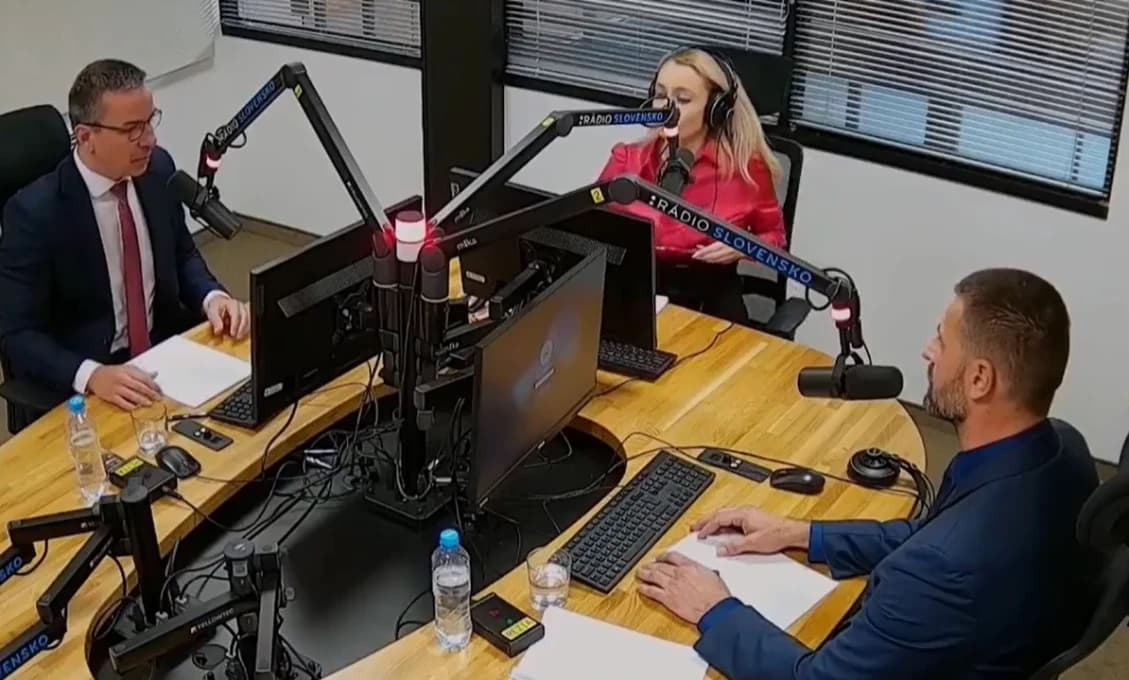 OSTRÁ HÁDKA Viskupiča, Tomáša a NOVEJ MODERÁTORKY! V rozhlase takmer vypli mikrofóny (FOTO)