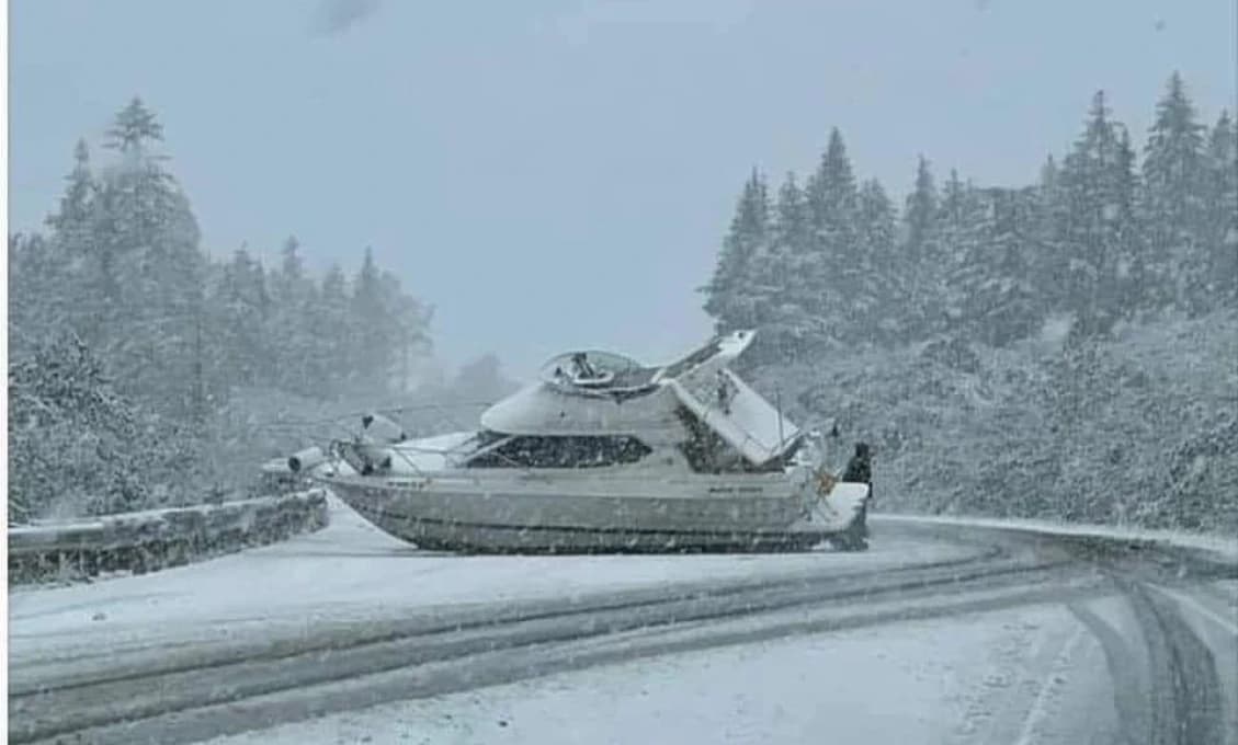 PEKLO NA CESTÁCH: Doprava kolabuje, o život prišlo mladé dievča! (FOTO)