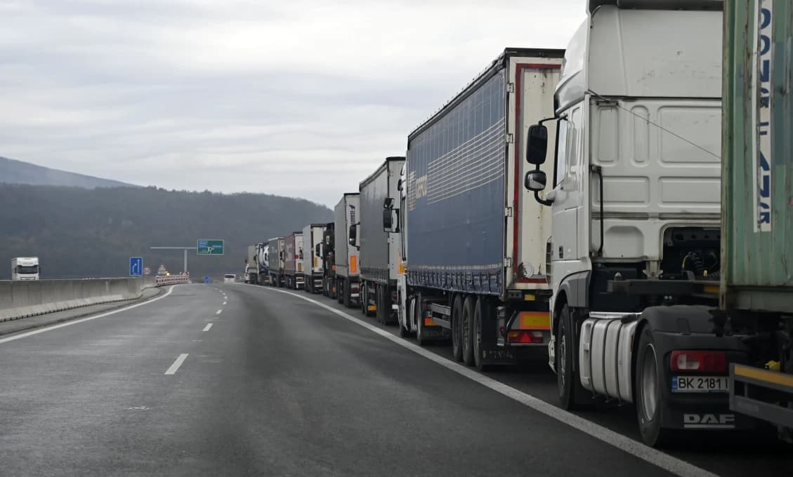 PROTEST AUTODOPRAVCOV! Od 1. decembra budú blokovať hraničný priechod s Ukrajinou