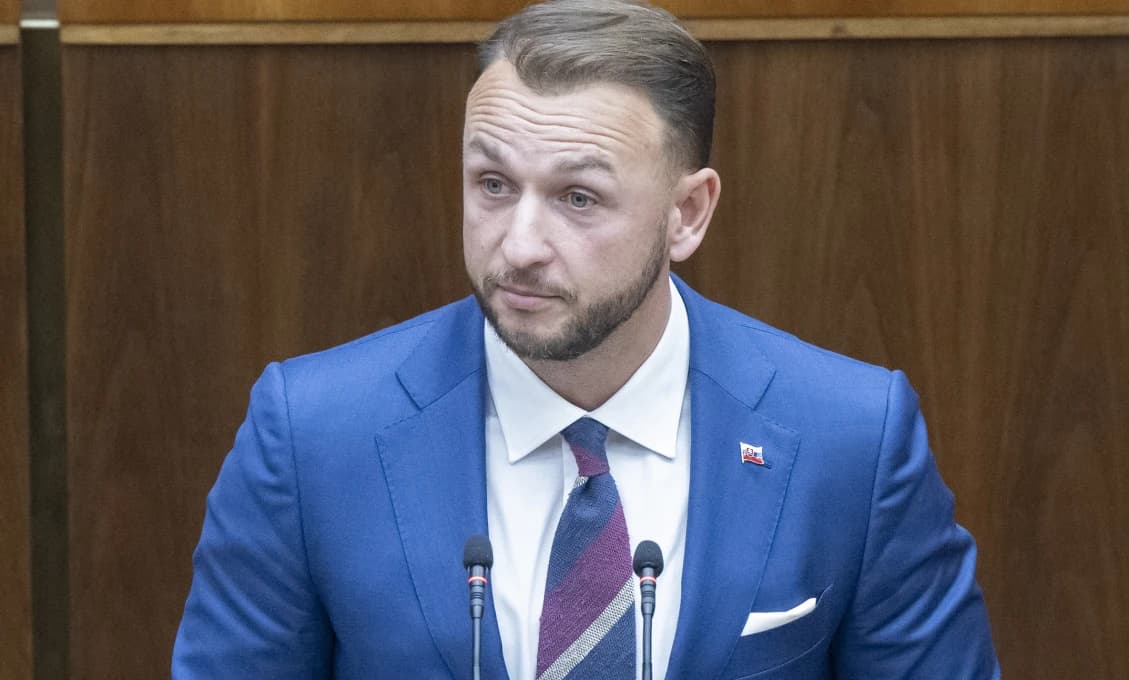 MATÚŠ ŠUTAJ EŠTOK na svoje povinnosti nezabúda. Mestským a Obecným políciám dá všetko, o čo požiadajú.
