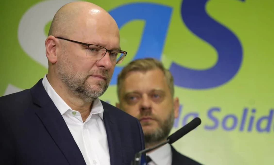 SaS kritizuje Eštoka: ZAKRÝVAJÚ ŠÉFOVO ZLYHANIE! Túto zúfalú snahu zúfalých politikov nebude ani komentovať
