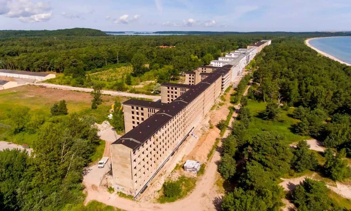 VIDEO: Najväčší hotel na svete pre 20 000 hostí postavili nacisti! Ako to vyzerá dnes?