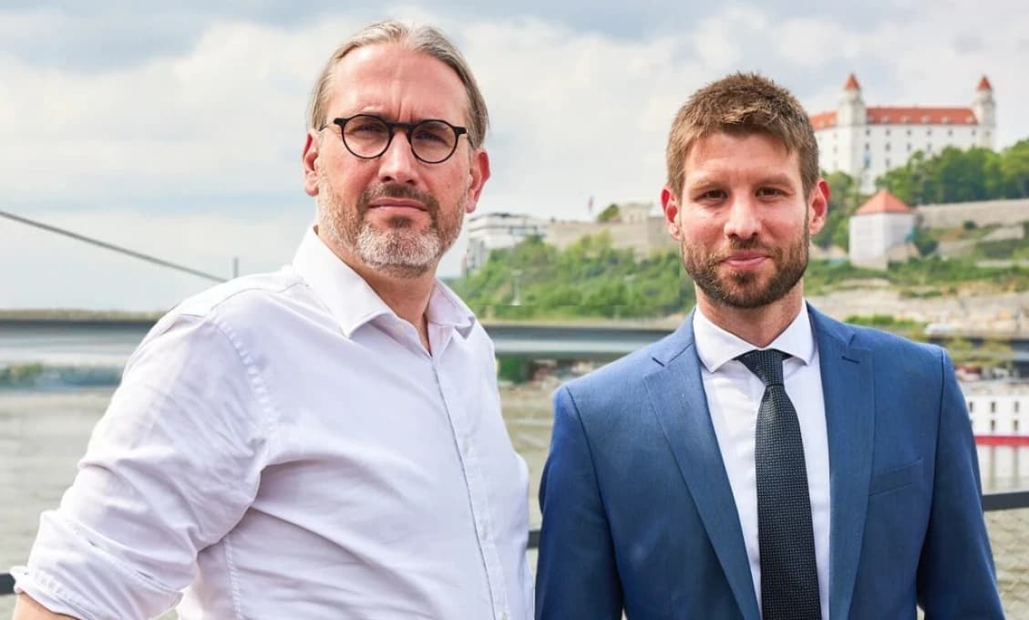 ŠIMEČKOVCI sa vrátili z Bruselu! Ozvali sa aj Američania. VLÁDA, TRAS SA!