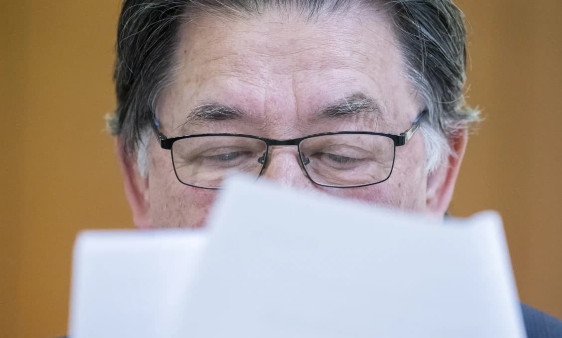 Počiatek nebýva na Slovensku. Trvale je už v zahraničnej vile