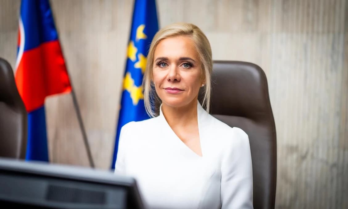 Hlas ľudu: Ministerka Saková prefackala Dibákovú: Na, tak ti treba!