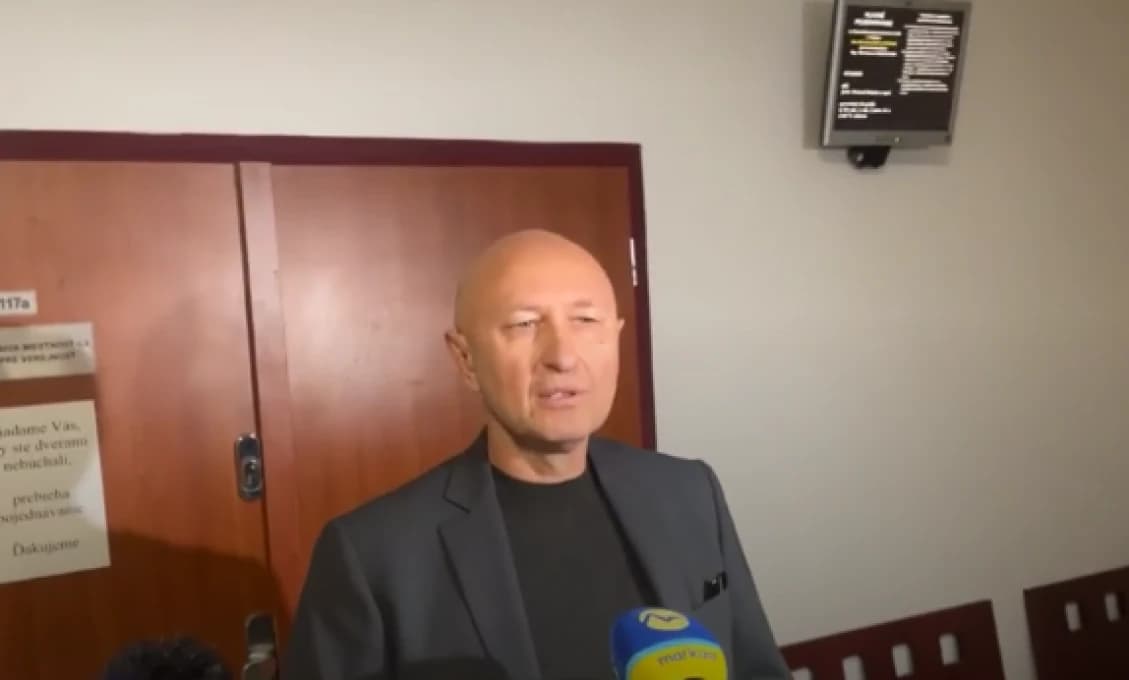 Súd odročil pojednávanie so Zoroslavom Kollárom. Má odkaz pre novinárov