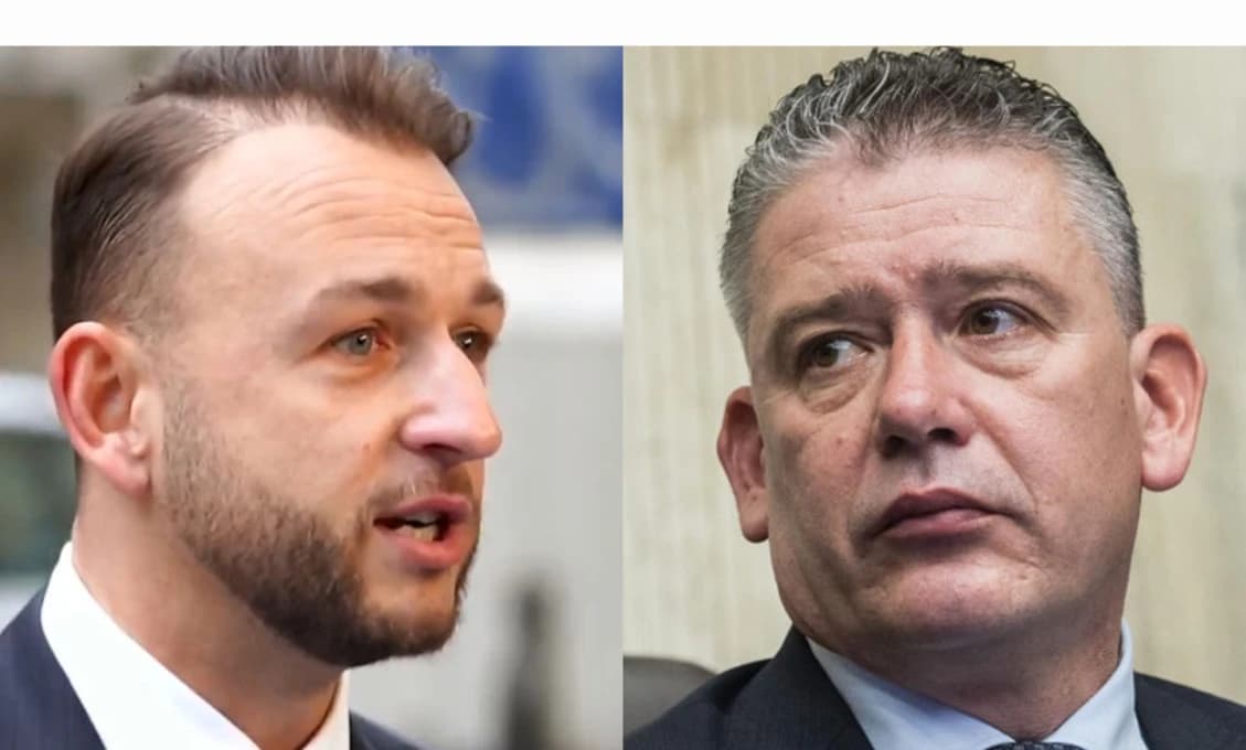 Roman Mikulec útočí na Matúša Šutaja Eštoka v čase, keď sa musí platiť pokuta za bačovanie počas Mikulcovej éry