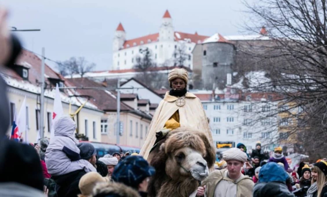 VODIČI POZOR! Pre Trojkráľový sprievod čakajte dopravné obmedzenia