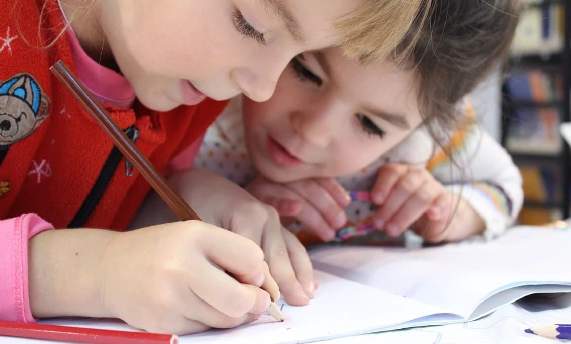 Svetom sa šíri smrtiaca detská infekcia, už je aj v Európe. Odborníci bijú na poplach