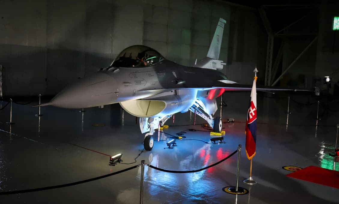 MO očakáva dodanie troch F-16, prvých radarov a posledných húfnic