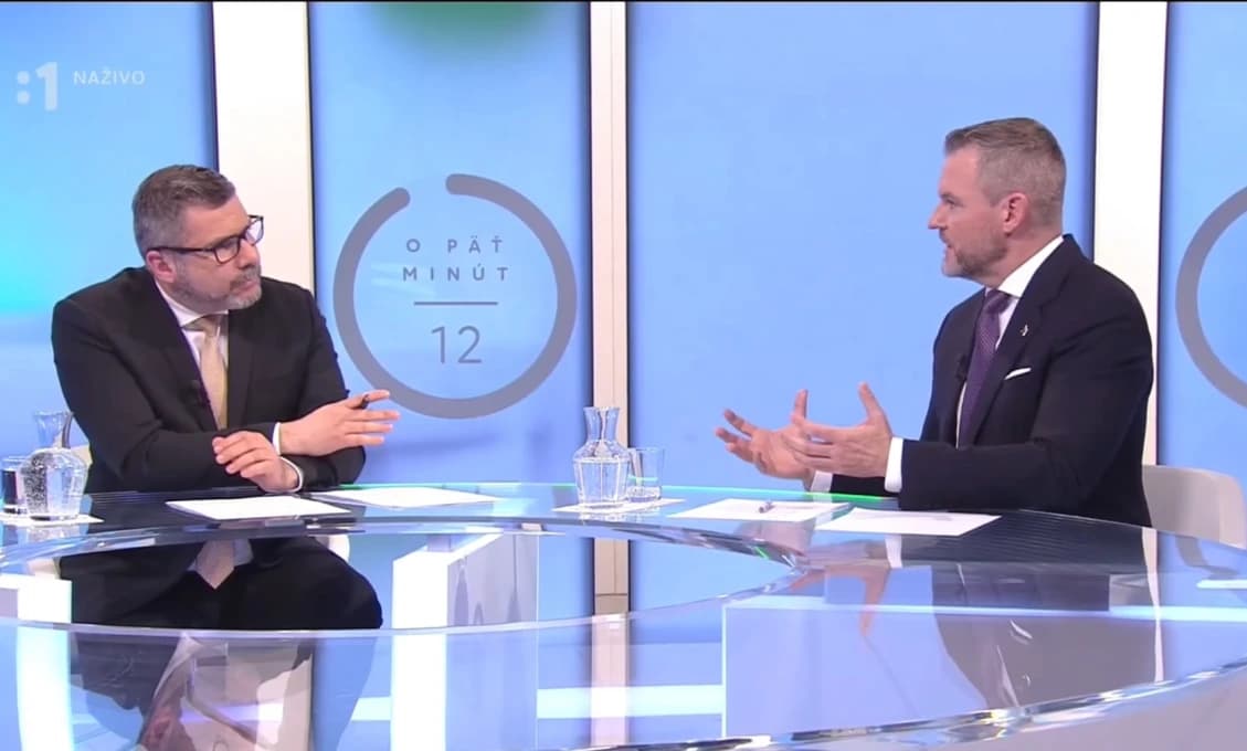 Pellegrini musel vtĺcť Makarovi do hlavy, že hovoriť o vojne a bojovať je rozdiel. Slovensko vojakov na Ukrajinu nevyšle (VIDEO)