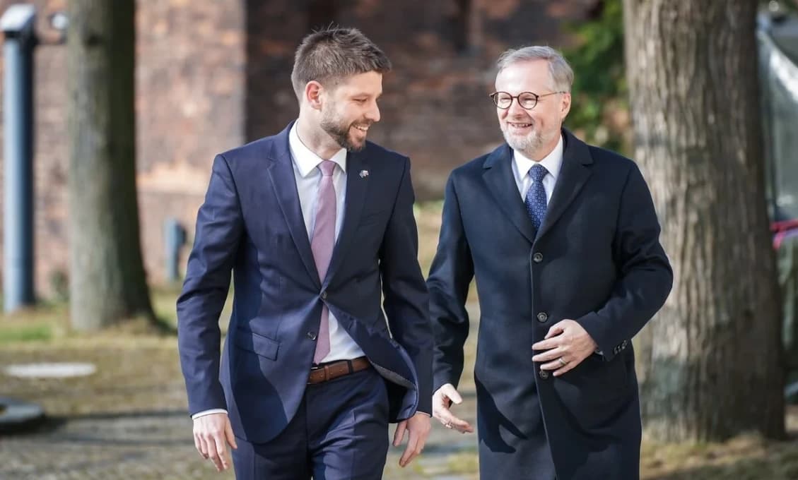 FIALA SI POHRKÚTAL SO ŠIMEČKOM. Ten to ale zlizol od Čechov na Facebooku! (FOTO)