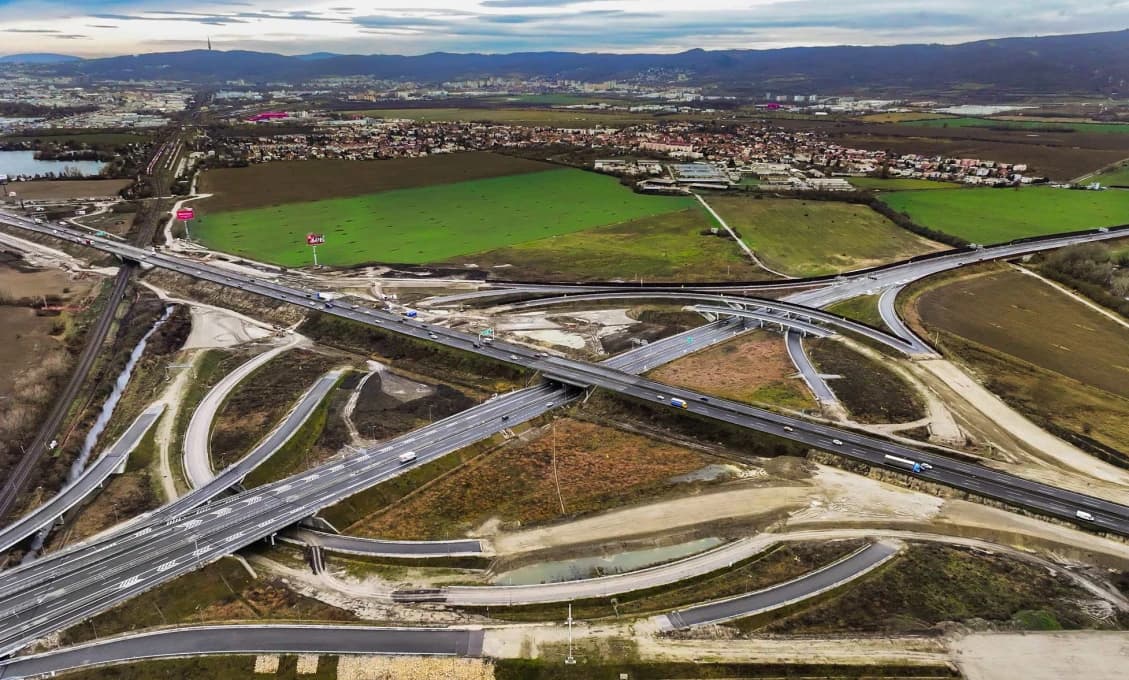 POZOR! POZOR! Do obeda je uzavretá diaľnica D1 na TOMTO úseku