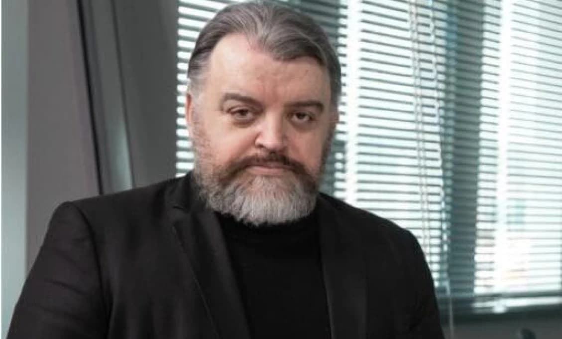 POLITOLÓG VARUJE! SMERUJEME K OBČIANSKEJ VOJNE