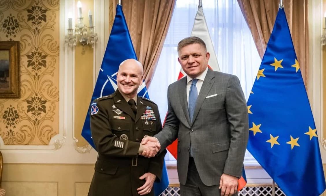 Fico zo stretnutia s vrchným veliteľom NATO posiela jasný odkaz