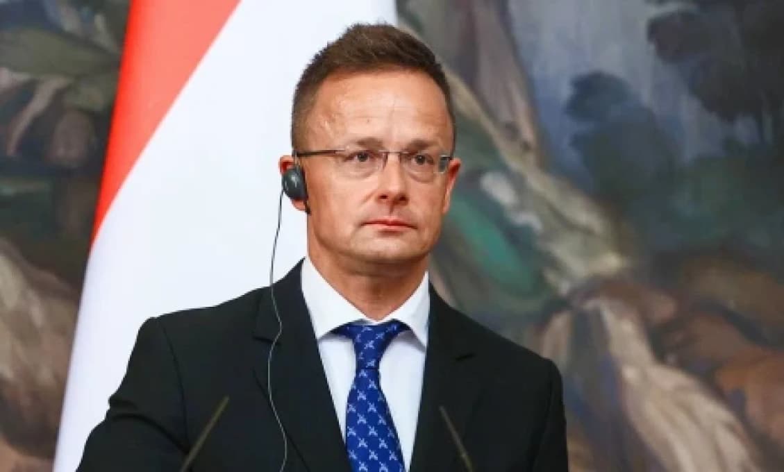 Szijártó: Nato prekračuje červené čiary