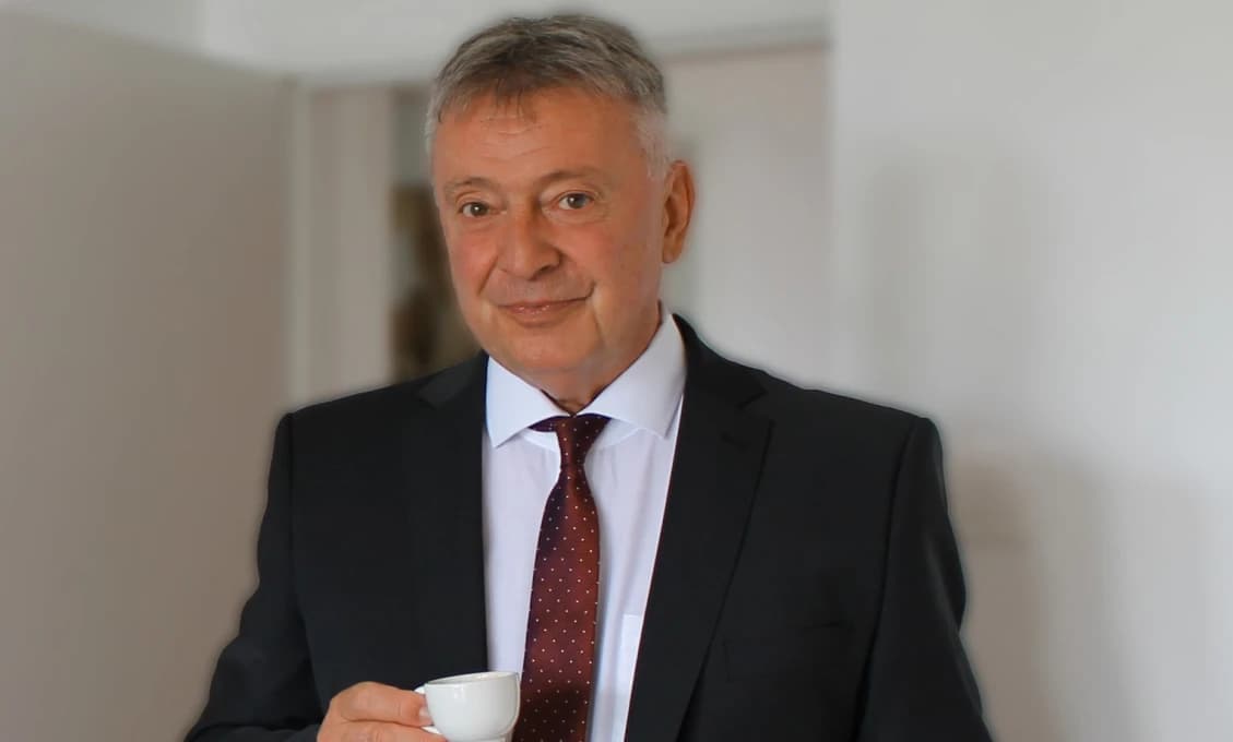 Viktorínov odkaz Dankovi: Na dvoch stoličkách sa sedieť nedá