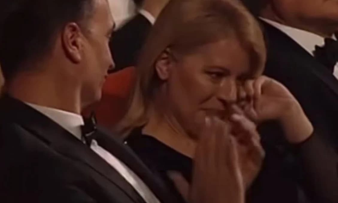 Čaputová a tí jej progresívni pseudoumelci sa zase už raz HISTORICKY ZHOVADILI!