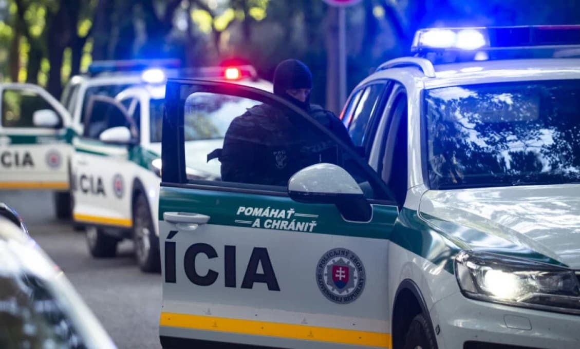 Mladík s DROGAMI vrazil do auta s deťmi! Policajti ho nemohli zastaviť, museli STRIEĽAŤ