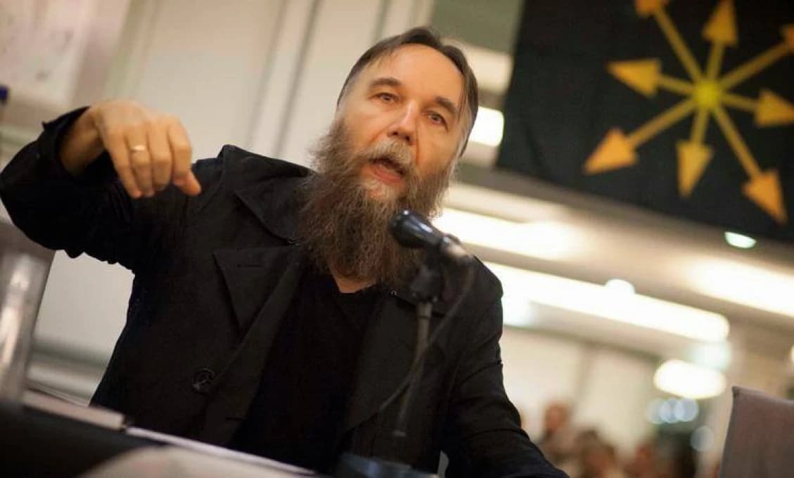 Po Vladimírovi Putinovi poskytol moderátorovi Carlsonovi rozhovor Alexander Dugin