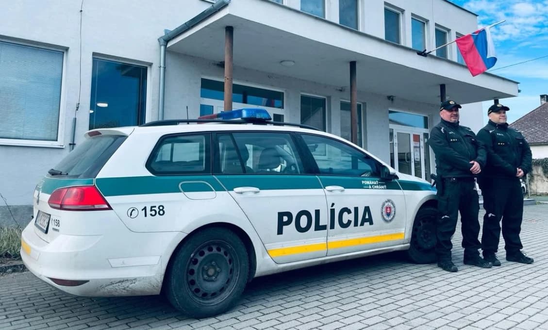 Polícia dohliada na bezpečnosť detí pri príchode do škôl a školských zariadení