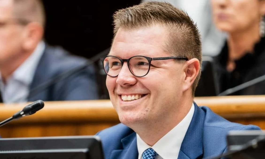 Dokáže Kiska vládnuť s Matovičom a Kollárom ? Čo sa stane so stranou Smer-SD po parlamentných voľbách ?