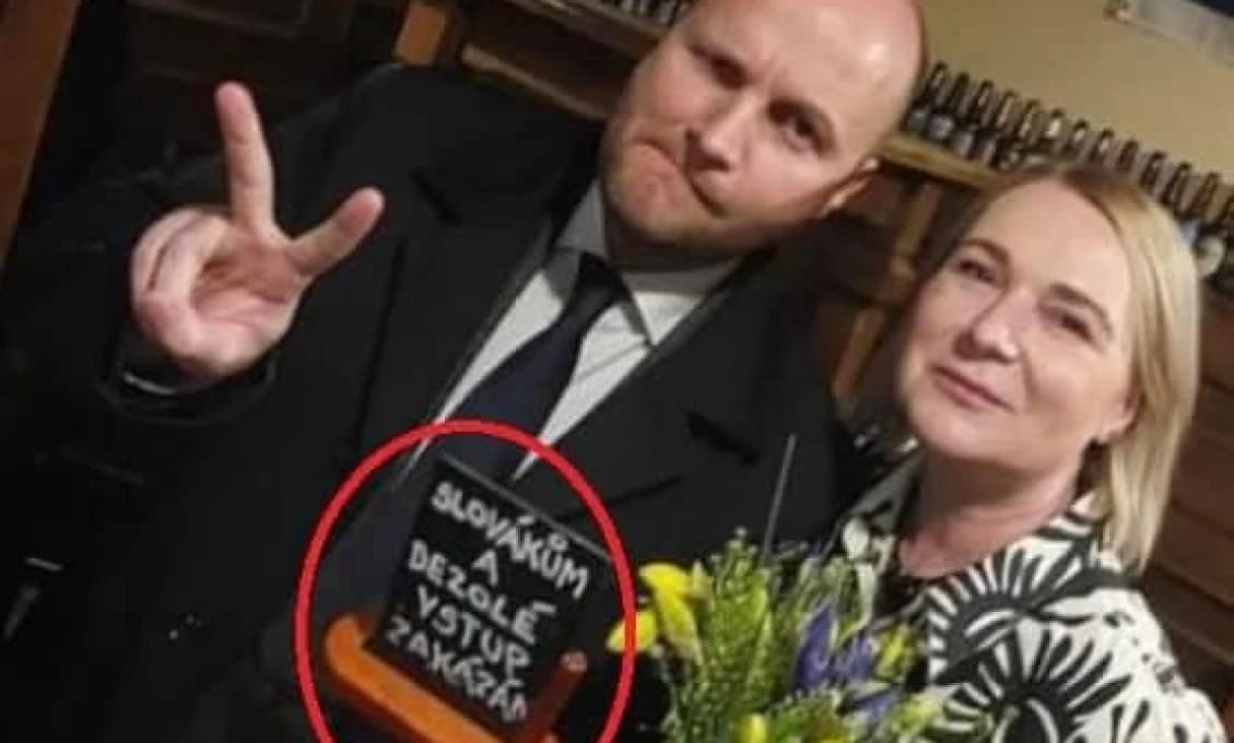 Demokrati prerazili ďalšie DNO. Zverejnili akýsi "manuál"
