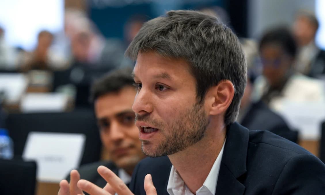 Šimečka z PS kvíli a vyzýva vládnu koalíciu. Aktuálne sa pustil do SNS