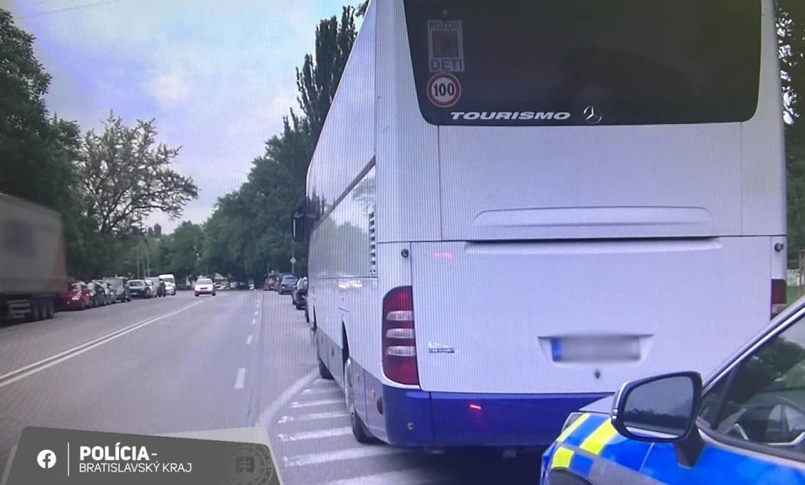 OBROVSKÁ NEZODPOVEDNOSŤ! Vodič autobusu chcel odviezť DETI na školský výlet OPITÝ!