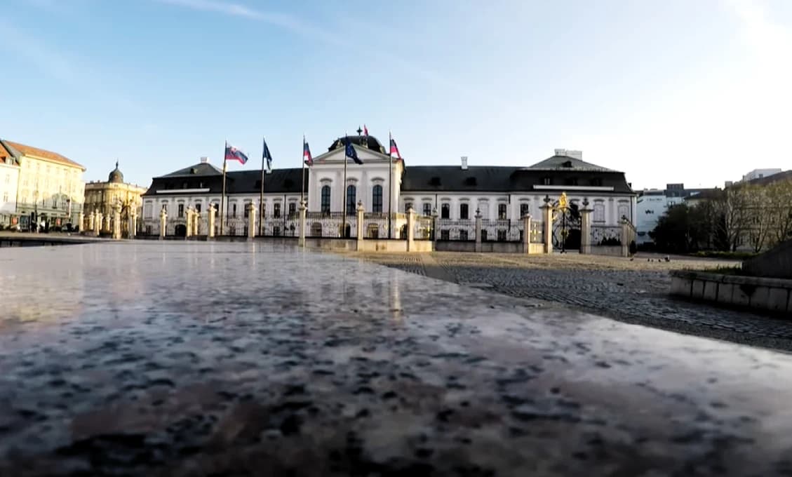 Z paláca odišla forma, do paláca prišiel obsah