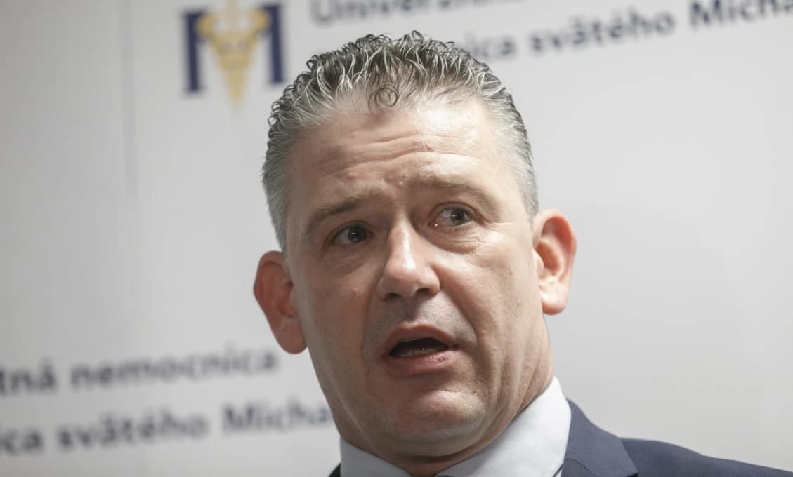 MLČAŤ JE ZLATO! ODKAZUJÚ POLICAJNÉ ODBORY Mikulcovi, Naďovi, Krúpovi aj Hamranovi