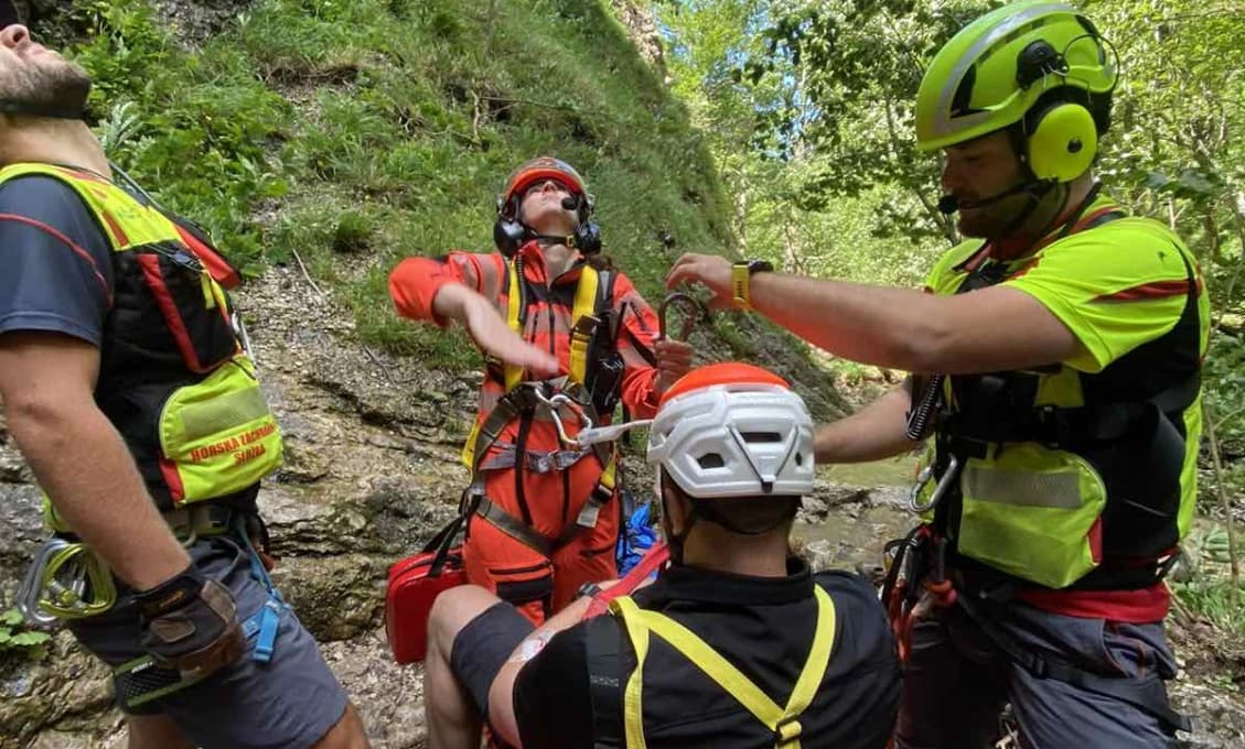 Dramatická záchrana v Malej Fatre: Turista s vážnym úrazom evakuovaný vrtuľníkom