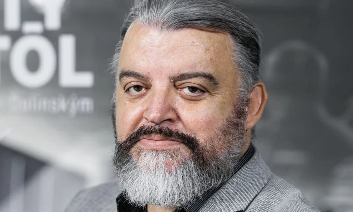 Politológ: Takéto gangsterské metódy treba tvrdo a nekompromisne odmietnuť