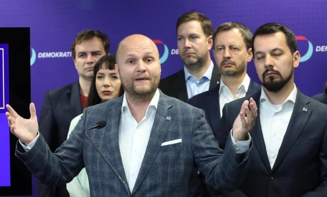 Demokrati v zúfalstve: Šanca ako záchranné koleso pre potápajúcu sa loď?