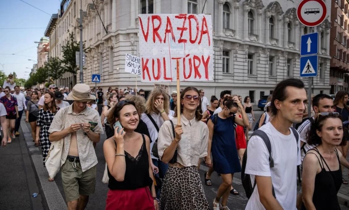 Kultúrna vojna na Slovensku: Pol milióna pre Černáka a SND v rozklade!