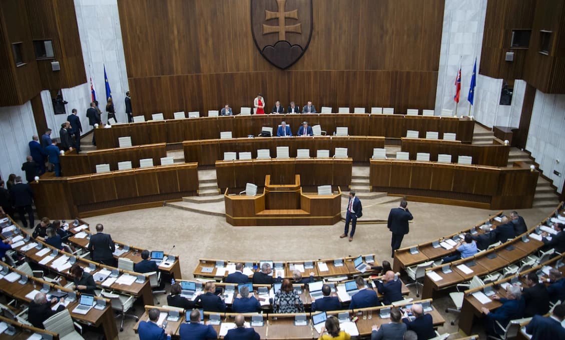Zvolali schôdze k odvolávaniu Suska a Šimkovičovej. Fico v tom má jasno