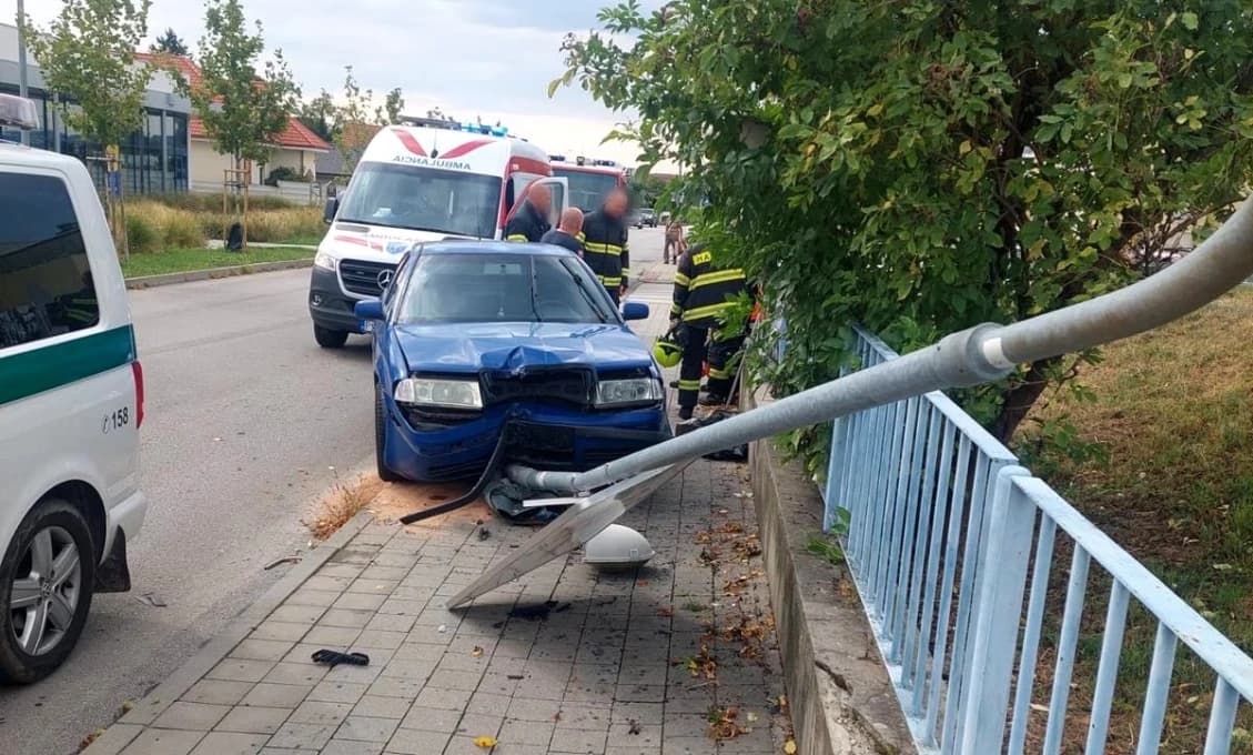 TRAGICKÉ RÁNO V MODRE: VODIČA SA NAPRIEK SNAHE ZÁCHRANÁROV NEPODARILO OŽIVIŤ