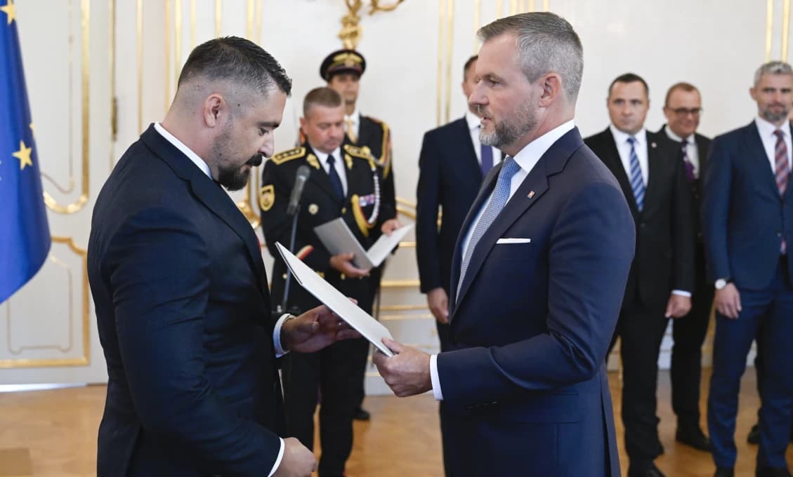 Prezident: SIS musí plniť úlohy v prospech štátu, nikdy nie politikov