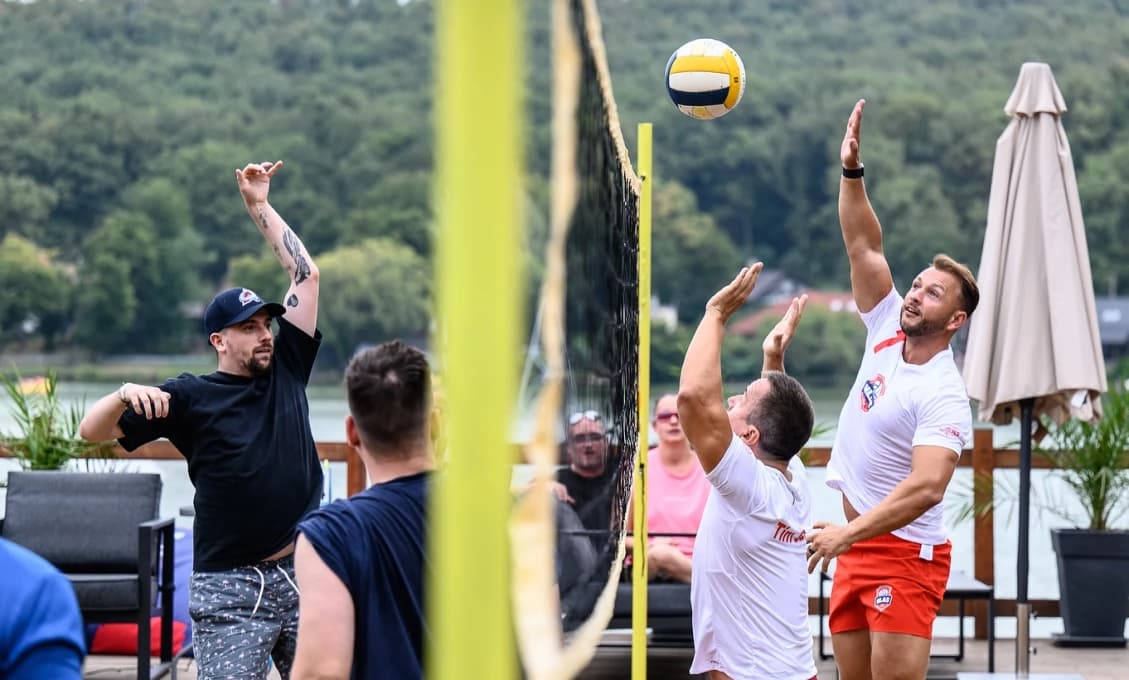 Smečujeme problémy: HLAS-SD pozýva na volejbal a diskusie