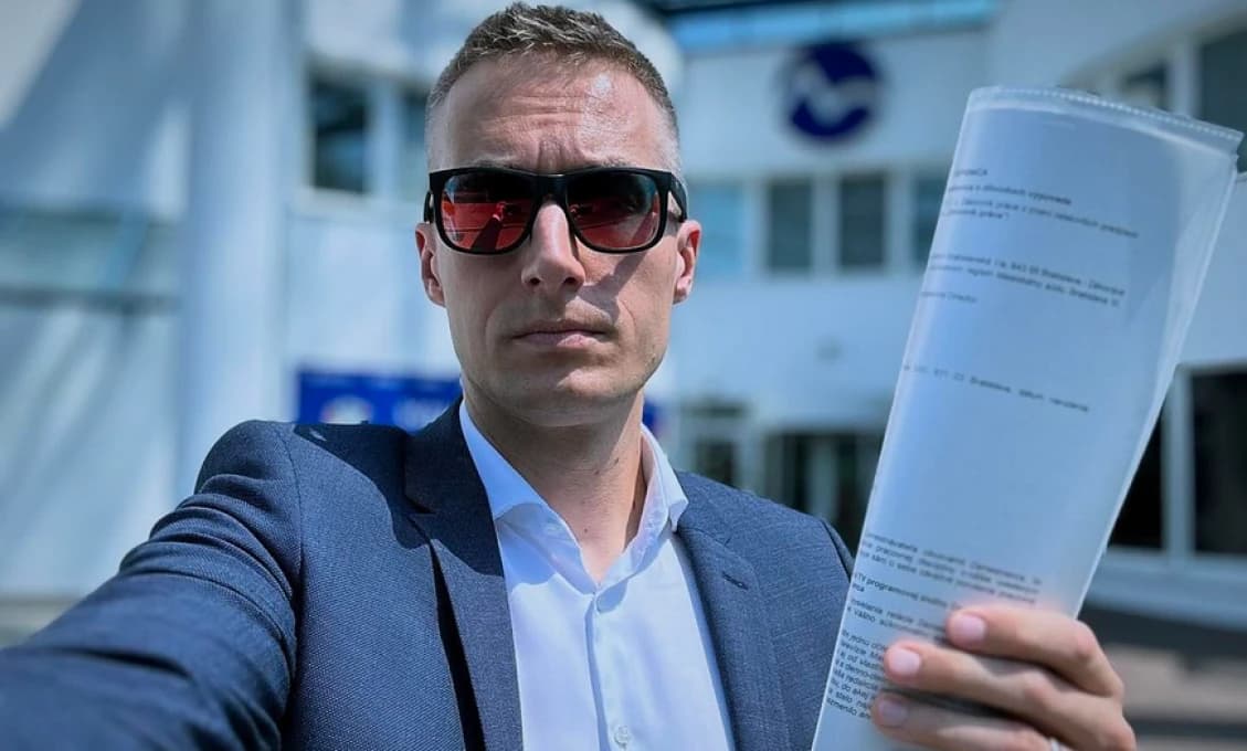 Plevíková dvíha obočie: Ďalšia pofidérna zbierka?