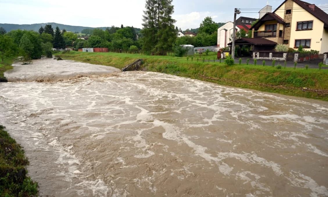 Pri povodni treba chrániť predovšetkým zdravie, pomôcť treba deťom či starším