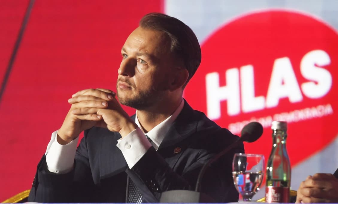HLAS-SD: Deň stratený kvôli nálepke! Táto aféra nepomohla ani jednému občanovi Slovenska