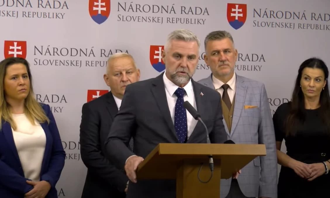Poslanci za Smer-SD podali trestné oznámenie na Jaroslava Naďa