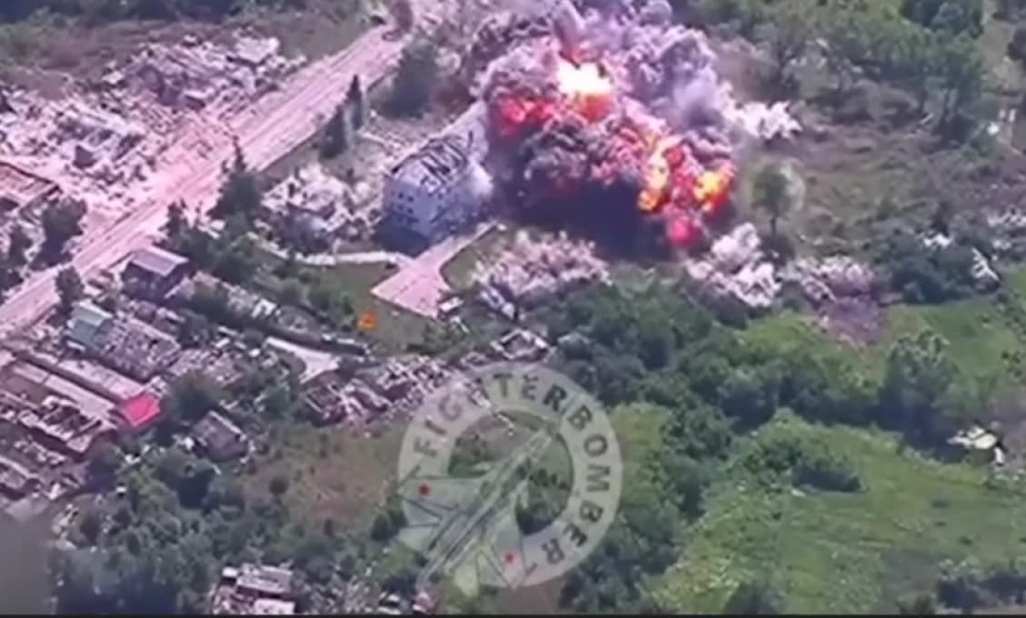 Rusi zaútočili na Ukrajine super bombou (VIDEO)