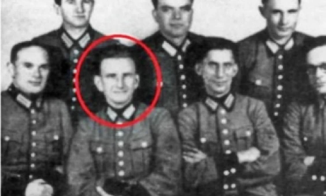 Ukrajinské stavanie pomníkov zločincom