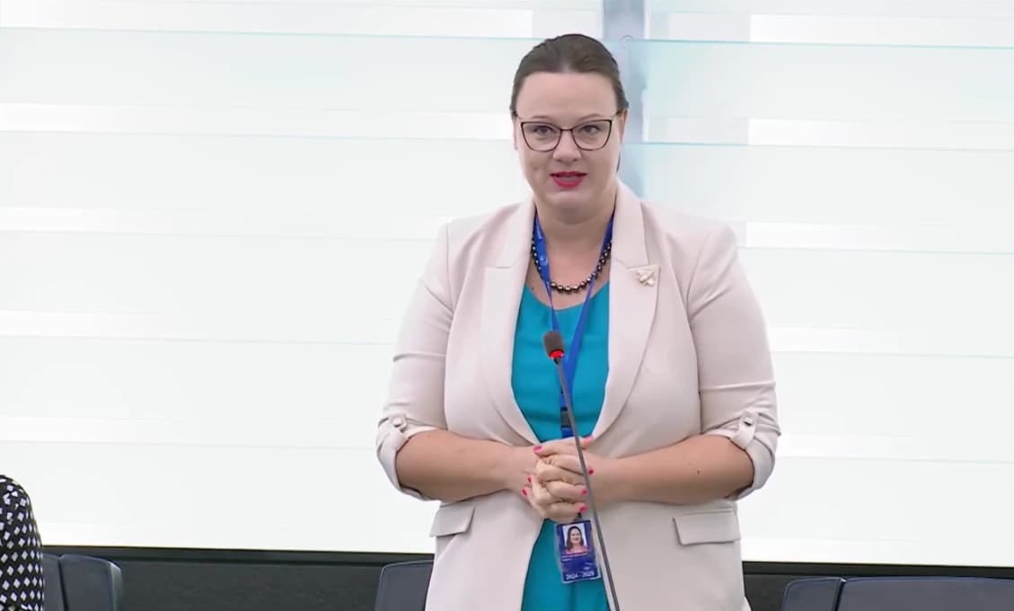 Zdanlivo banálna otázka europoslankyne: Prečo si kupujete auto? (VIDEO)