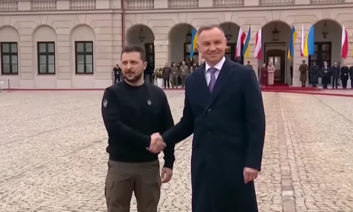Bratstvo v zbrani praská v základoch
